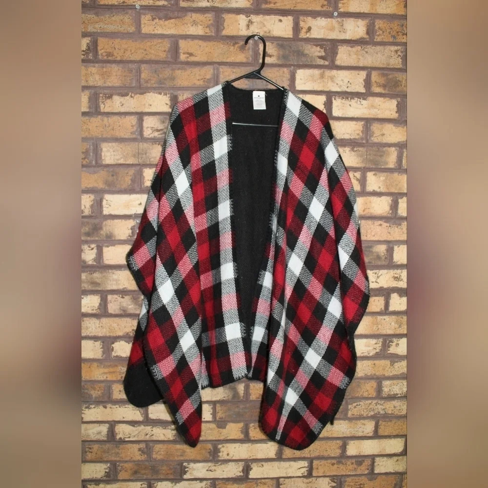 Woolrich plaid reversible poncho sweater